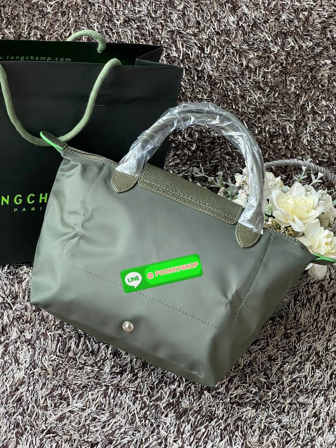 ðLongchamp LE PLIAGE GREEN Top handle bag S āļāļĢāļ°āđāļāđāļēāļāļ·āļāđāļāļāļīāđāļ§āđāļāļāļĩāđāļĄāļĩāļāđāļģāļŦāļāļąāļāđāļāļēāļāļĒāđāļēāļāđāļŦāļĨāļ·āļāđāļāļ·āđāļ āđāļāļāđāļāđāļāļāđāļ§āļĒāļĨāļēāļĒāđāļŠāđāļāļŠāļ°āļāļēāļāļāļēāđāļāļāļāļĨāļēāļŠāļŠāļīāļāđāļĨāļ°āļŠāļąāļĄāļāļąāļŠāļāļĩāđāđāļāđāļāļāļđāđāļŦāļāļīāļ āļāļĢāļ°āđāļāđāļēāđāļāļāļĩāđāļŠāļēāļĄāļēāļĢāļāļāļ·āļāļāđāļ§āļĒāļĄāļ·āļāļŦāļĢāļ·āļāļāļąāļāđāļāđāļāļŦāļāļąāļāļŠāļ·āļāļāļāļāđāļāļāđāļāđāđāļāļāļĢāļīāļāļāļēāļāđāļ§āļĒāļŦāļđāļāļąāļāļāļąāđāļāļŠāļāļāļāđāļēāļāđāļĨāļ°āļāļąāļ§āļĨāđāļāļāđāļ