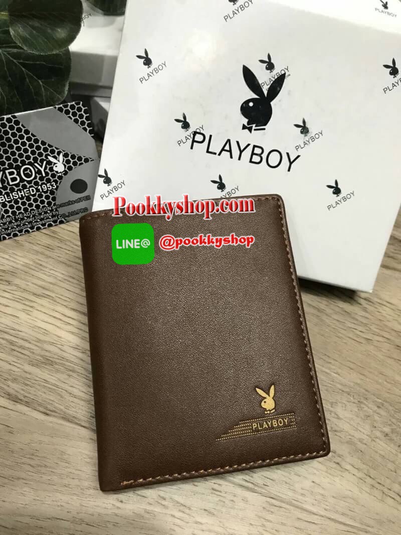 พร้อมส่ง4สี Must Have! PLAYBOY SHORT WALLET กระเป๋าสตางค์สั้นพับ2ตอน Limited Edition จาก Playboy วัสดุหนังแกะสังเคราะห์แบบนิ่ม ด้านหน้าและด้านในปั้มโลโก้แบรนด์ ขนาดกำลังดีไม่หนาพกพาสะดวกค่ะ ภายในมีทั้งช่องใส่รูป ใส่บัตร ช่องใส่ธนบัตร ซับในลาย Playboy ล๊อต