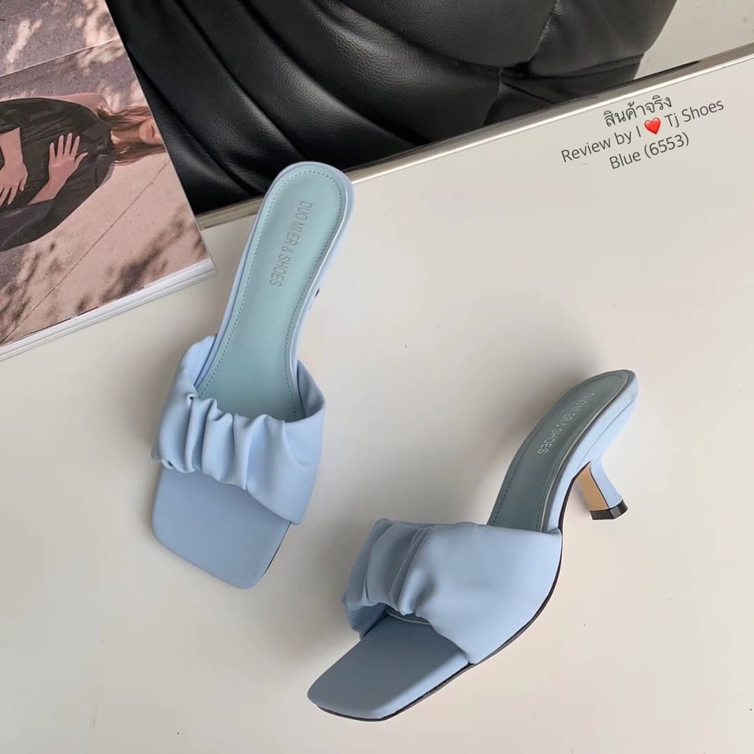 !!! พร้อมส่งรองเท้านำเข้าที่สวยเกร๋ขายดีสุดๆ !!! หนังรุ่นนี้นิ่มมากสวยมาก สวมใส่ง่าย เรียบหรูดูดี ใส่ได้เรื่อยๆ ไม่ตกเทรนด์ แมทกับชุดอะไรก้ดูเก๋ดูแพงมาก ควรมีไว้เป็นคู่โปรด ของจริงงานดีมากสวยมาก ตรงปกแน่นอน เพราะรูปถ่ายจากสินค้าจริง เป็นรุ่นที่แนะนำ รีบสั