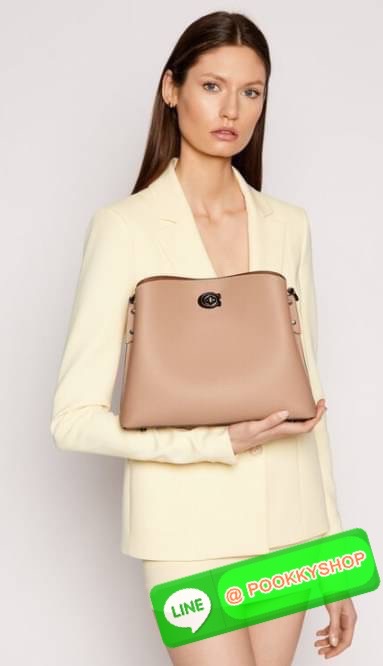 COACH WILLOW SHOULDER BAG ((C2745//C2590//C2621)) พร้อมส่ง ไม่ให้หลงรักยังไงไหว 🔺กระเป๋าหิ้ว//คล้องไหล่//สะพายข้าง สุดคุ้ม! หนังแท้ชั้นดีที่สุด ได้ไปหลงรักแน่นอนค่ะ หนังสวยมากๆ 🔺ตัวกระเป๋าแบ่งเป็นสองช่องหลัก ด้านนึงเป็นแบบหมุนล็อค//อีกด้าน