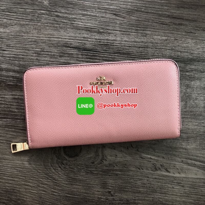 COACH Women Accordion Zip Wallet in Embossed Textured Leather กระเป๋าสตางค์ใบยาว เปิด-ปิดกระเป๋าด้วยซิปรอบ ด้านในมีช่องใส่บัตร ช่องใส่ธนบัตร และช่องซิปใส่เหรียญค่ะ ด้านหลังมีช่องใส่บัตร 1 ช่อง