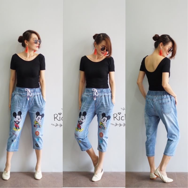 RICHMONEY New Arrival DeTail SiZE GuiDE กางเกงยีนส์เนื้อผ้าพรีเมี่ยนปักลายมิคกี้น่ารักสุดๆ เอวสม็อคยางยืด ขา5ส่วน ผ้ายีนส์นิ่มยืดหยุ่น เก็บเอวเก็บสะโพก กางเกงสไตล์นี้ฮิตมากๆในญี่ปุ่นค๊