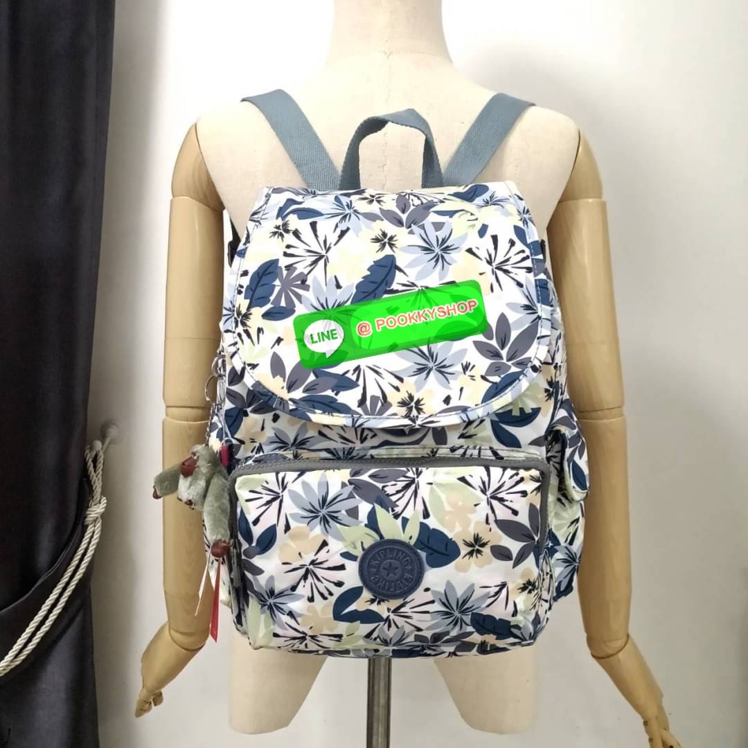 Kipling City Pack Medium Backpack กระเป๋าเป้ Kipling ขนาดกลาง วัสดุ Polyester 100% มีหูหิ้วด้านบน -ด้านหลัง มีซิปหลัง 1ช่องลึก -ด้านข้างมีช่องใส่ของเล็กน้อยทั้ง 2 ด้าน เปิด-ปิด ด้วยกระดุมแม่เหล็ก -ด้านหน้ามีช่องซิปใส่ของแยก 1 ช่อง และ ช่องปรับขนาดด้วยสายล