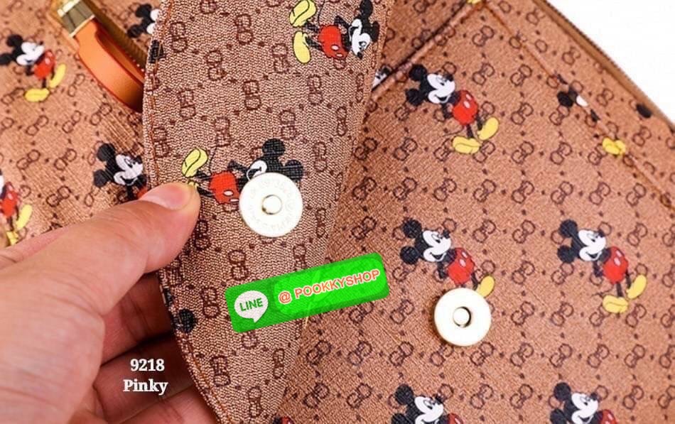 เป้คาดอก 9218 เป้นำเข้าสุดเกร๋ 9218 งานสวยมาก แต่ซิปตรงสาย ใช้งานได้ทั้ง คาดอก และแบบเป้ แบบไหนก็สวยเท่ห์ แถมน่ารัก ลายแบรนด์ดัง สวยเท่ห์แบบนี้ไม่มีได้ไงจ้ะ