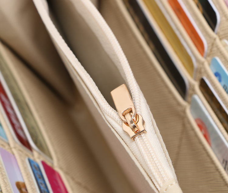 กระเป๋าสตางค์ Aldo กระเป๋าถือ สีครีม แบรนด์เนม Aldo แบรนด์หรูจาก แคนนาดา เนื้อสีครีม มีลายTexture ในตัว ช่องใส่ของใหญ่2ช่อง ช่องเสีบบัตร 2ด้าน