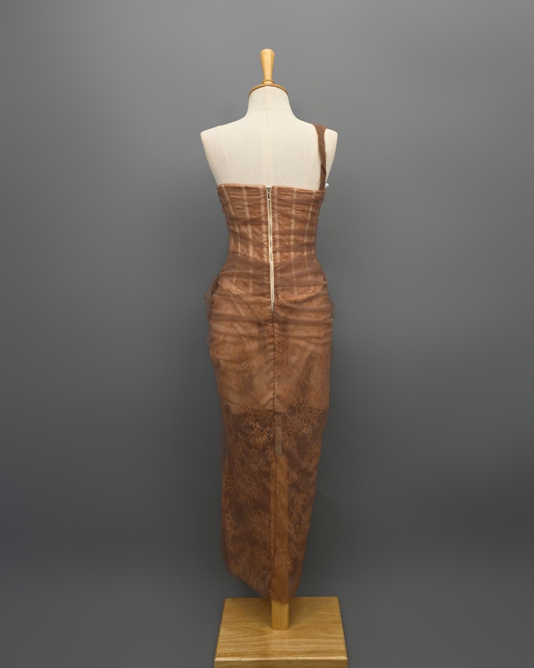 เดรสแฟชั่น เดรสเสื้อเกาะอก มีโครงแบบคอร์เซ็ต