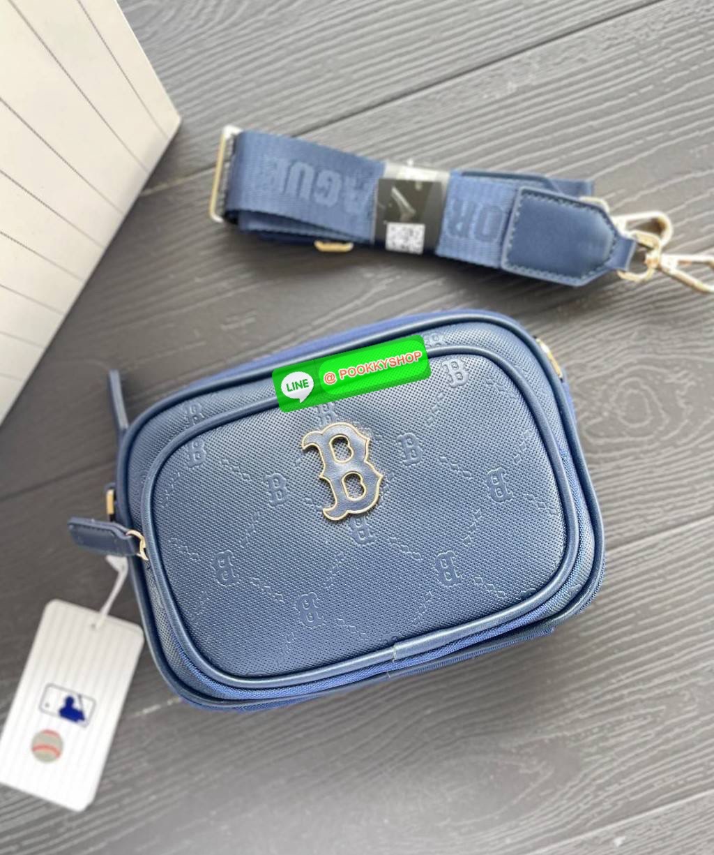 MLB แท้ Outlet กระเป๋าทรงกล่อง มีซิป 2 ช่อง ใส่ของได้เยอะ สายสปอร์ตสุดเก๋ มาพร้อมที่ห้อยบัตร