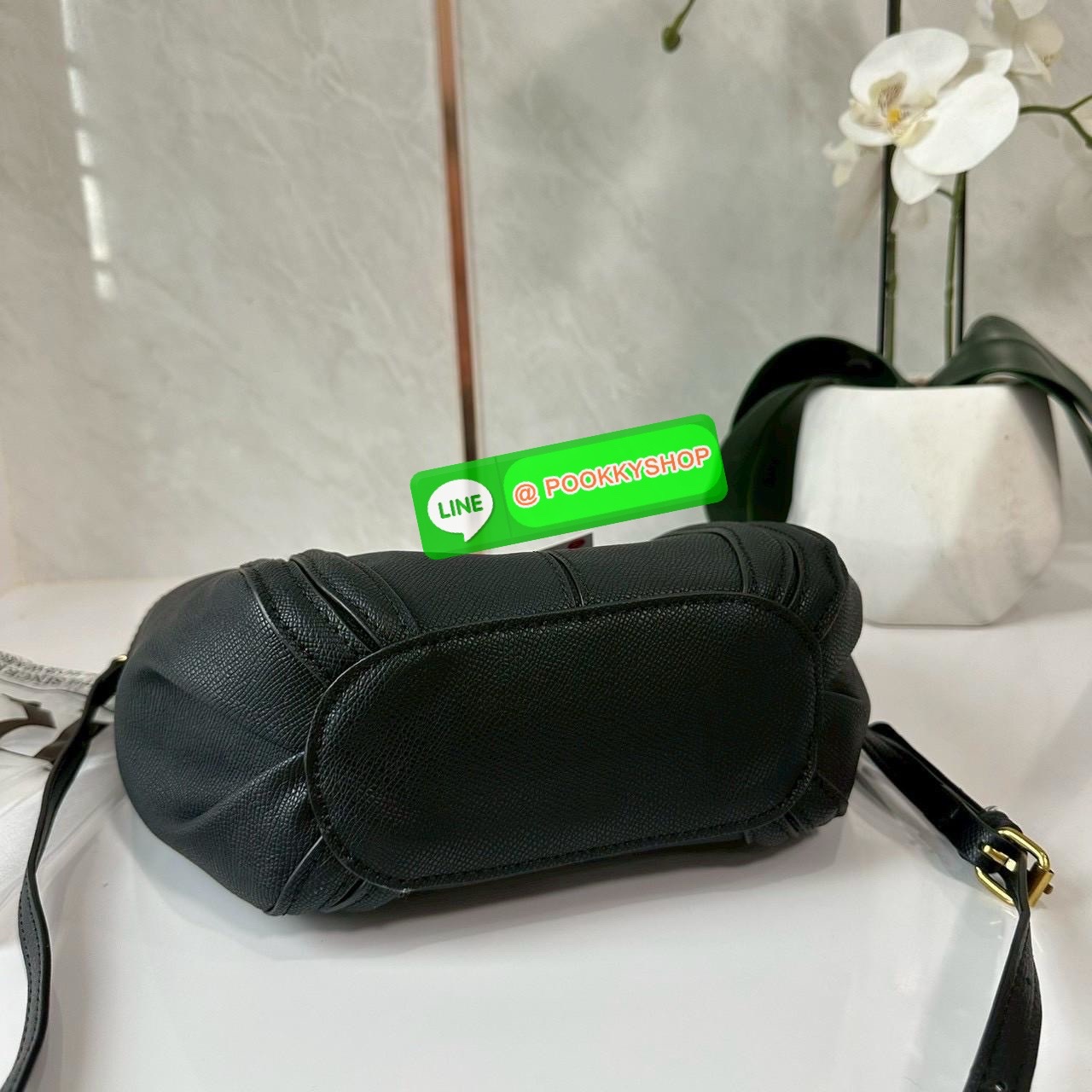 ZARA MINI CITY BAG WITH TOPSTITCHING กระเป๋าถือ /สะพายข้างยกระดับลุคของคุณด้วยกระเป๋ามินิซิตี้ดีไซน์โมเดิร์น โดดเด่นให้กับทุกสไตล์การแต่งตัว