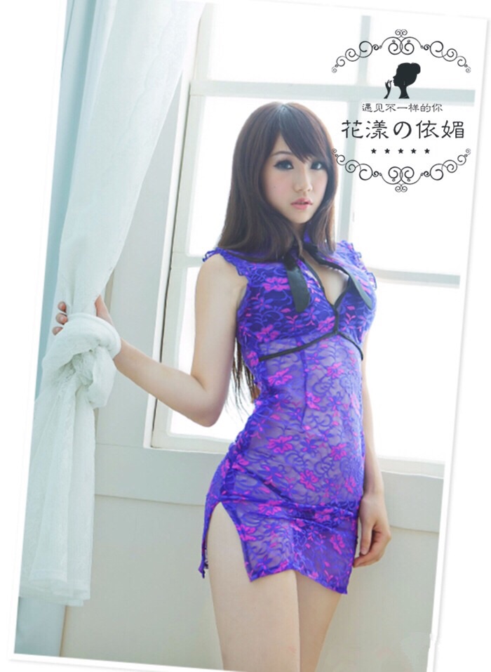 ชุดจีน เซ็กซี่ ชุดกี่เพ้า ซีทรูเบาๆ ผ้าลายลูกไม้สีม่วงปนชมพู เข้ารูป คอจีน ผ่าอกเซ็กซี่มากๆค่ะ เนื้อผ้าลูกไม้เกรดเอ นุ่ม ใส่สบาย เนื้อผ้าสามารถหยืดหยุ่นได้เยอะเลยคะ ใส่สบาย โชว์สัดส่วนได้อย่างลงตัวมาก +กางเกงในจีสตริงให้ด้วยนะคะ