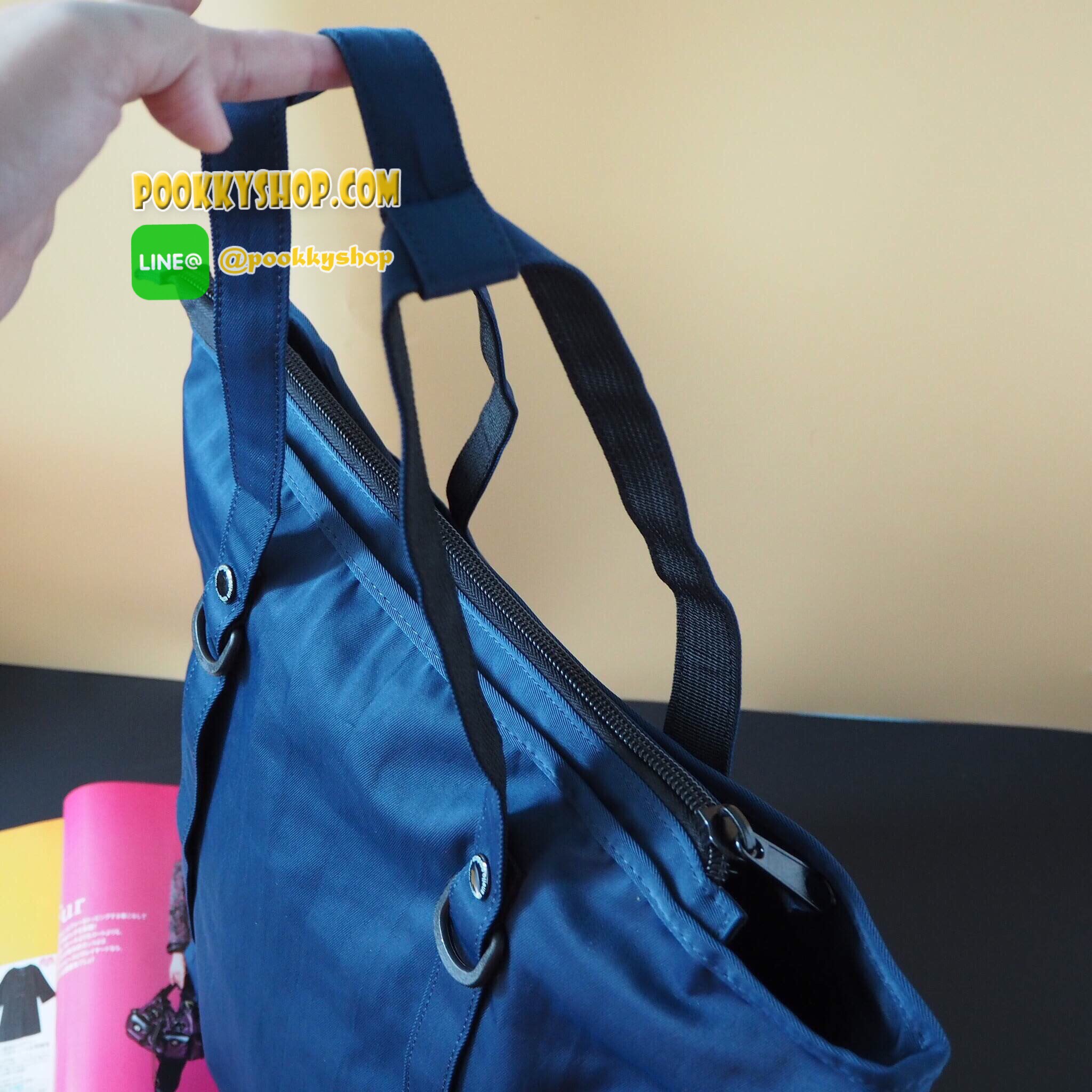 New Collection2017!!! รุ่นใหม่ชนช้อปกับ Anello Logo Printed tote2way shoulder rucksack วัสดุpolyester กันน้ำได้ ใบใหญ่น้ำหนักเบา ภายในกว้างและลึก เป็นได้ทั้งทรงtoteและBackpack โดยปรับที่ตัวกระดุมด้านหลัง ทั้งด้านหน้าและด้านข้างมีช่องเก็บของ ด้านหลังยังคงม