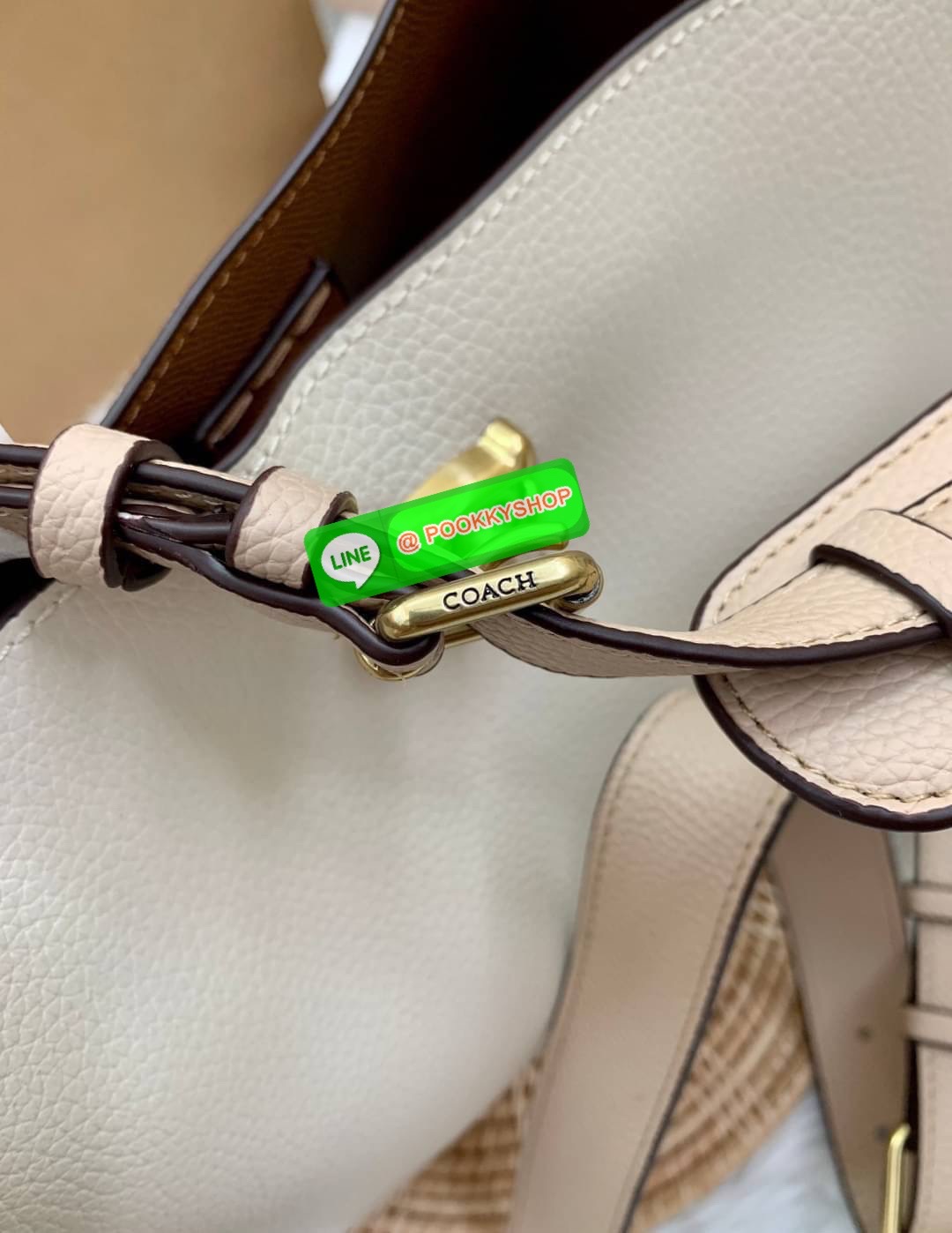 COACH WILLOW SHOULDER BAG ((C2745//C2590//C2621)) พร้อมส่ง ไม่ให้หลงรักยังไงไหว 🔺กระเป๋าหิ้ว//คล้องไหล่//สะพายข้าง สุดคุ้ม! หนังแท้ชั้นดีที่สุด ได้ไปหลงรักแน่นอนค่ะ หนังสวยมากๆ 🔺ตัวกระเป๋าแบ่งเป็นสองช่องหลัก ด้านนึงเป็นแบบหมุนล็อค//อีกด้าน