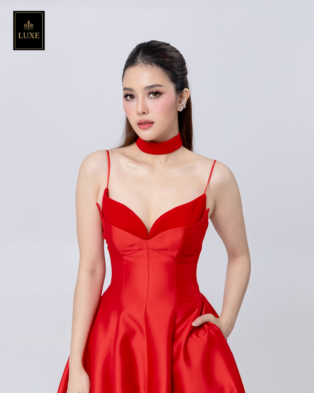 เดรสแฟชั่น เดรสเสื้อสายเดี่ยว ดีเทลหน้าอกโค้ง ซ้อน2เลเยอร์ กระโปรงบานทรงวงกลม