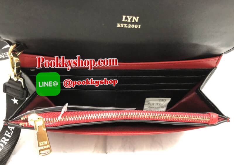 New arrival. LYN MOONLIGHT LONG WALLET พร้อมส่งรุ่นใหม่ล่าสุดค่ะ!!!! กระเป๋าสตางค์ใบยาว หนังเรียบ ดีไซด์หรู ด้านหน้าติดอะไหล่กระดุมเพิ่มความเก๋มาให้ค่ะ เปิดปิดกระเป๋าแบบกระดุม ภายในมี3ช่อง มีช่องซิปใส่เหรียญ ช่องเสียบบัตร ช่องใหญ่สามารถใส่ธนบัตรแบงค์พันได