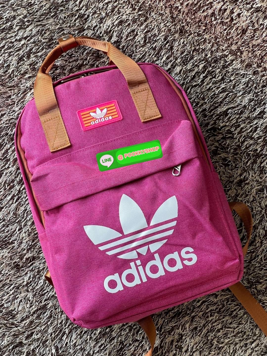 💕Adidas Classic Medium Backpack เป็นกระเป๋าเป้สะพายสามารถจุของได้ปานกลาง แต่มีช่องย่อยเพื่อให้สามารถจัดเก็บของได้อย่างเป็นระเบียบ เป็นกระเป๋าสุดคลาสสิกเพราะเป็นกระเป๋าดีไซน์เรียบง่าย เปิด-ปิดด้วยซิปรูด มาพร้อมกับซิปช่องเล็กด้านหลังช่วยให้หยิบของจา
