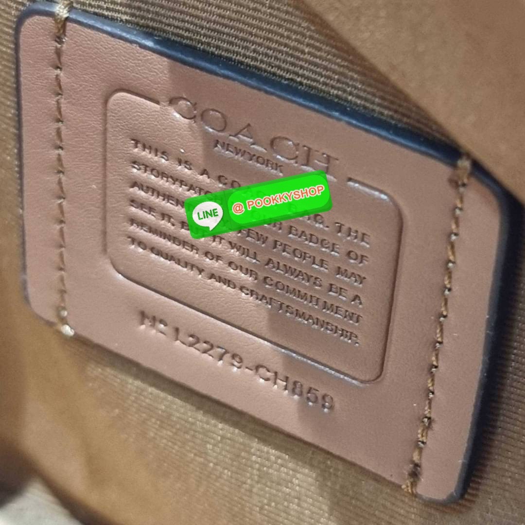 COACH CH503 MINI DARCIE CARRYALL IN BLOCKED SIGNATURE CANVAS คอลเลคชั่นใหม่ กระเป๋าสะพายทรงถัง ไซส์มินิ ดีไซน์ออกมาดูหรูมาก วัสดุหนังแคนวาสเคลือบผิว สวย คลาสสิค มาพร้อมสายสะพายข้างและหูหิ้วในตัว ถอดออกถือคล้องแขนเก๋ๆ หรูๆยังได้ ภายในเป็นช่องโล่ง แบ่งสัดส่