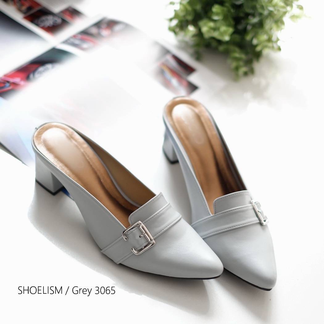 แบบขายดี รองเท้าคัชชูหน้าเรียว ใส่แล้วสวย ดูดี ไปหมดทุกองศา! ใส่สบาย ไม่หลุดเทรนด์ อัพลุคให้ดูเป็นสาวมั่นเต็มตัวเก๋ ใส่กับกระโปร่งก็แมท ใส่กับกางเกงก็ดูมีสไตล์ !!