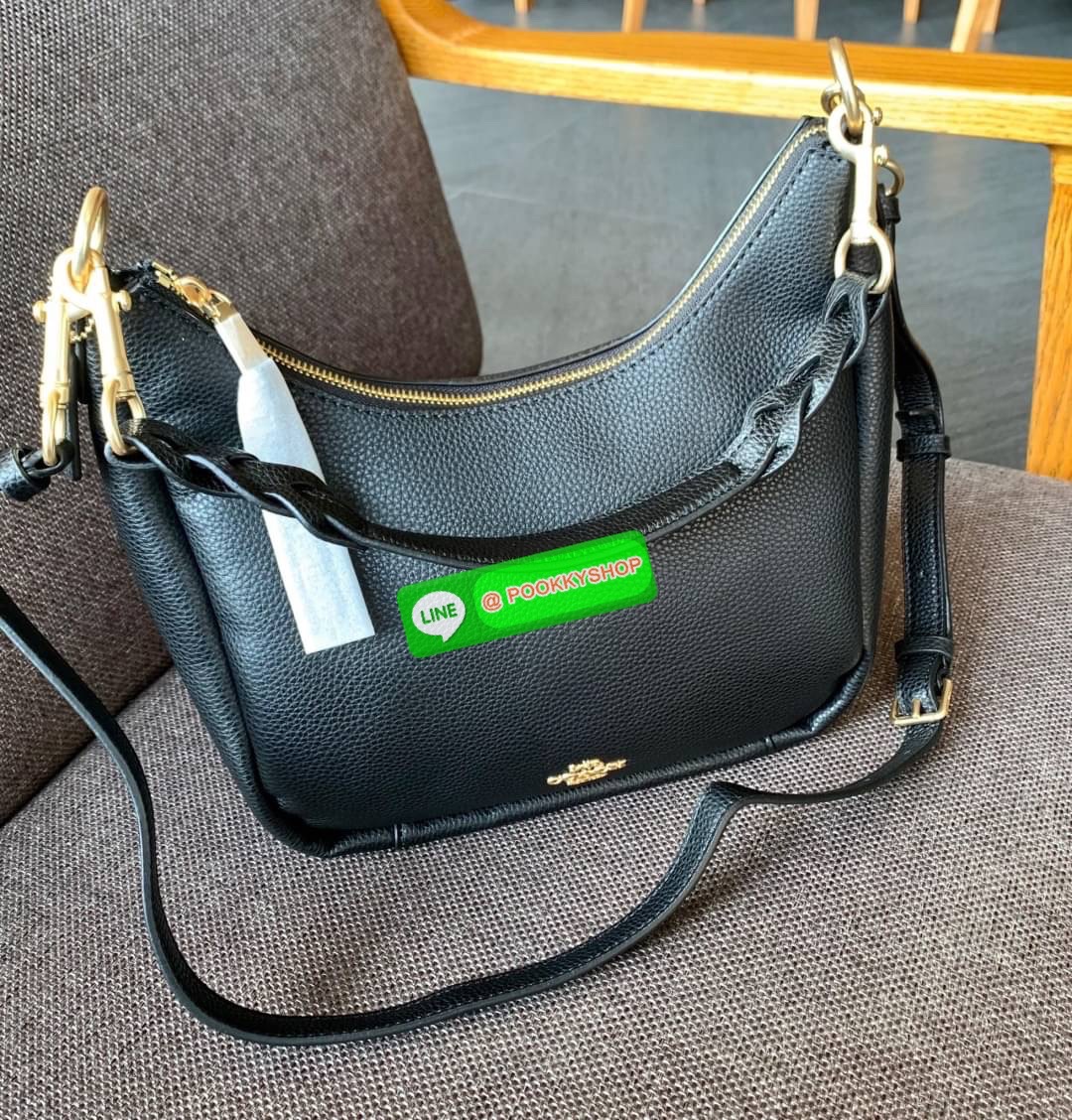 COACH JULES HOBO BAG ((C9189//9190)) 🌍พร้อมส่งที่ไทย! ต้องบอกก่อนว่าหนังรุ่นนี้อย่างดี นิ่มมากๆ สัมผัสแล้วรู้สึกละมุน กับกระเป๋าใบใหญ่ ทรงสวย เปิดปิดกระเป๋าแบบซิปมีหนังห้อยเพิ่มความเก๋ตรงหัวซิปค่ะ ภายในกระเป๋ากว้างมาก ใส่สัมภาระได้ครบครัน หายห่วงเ