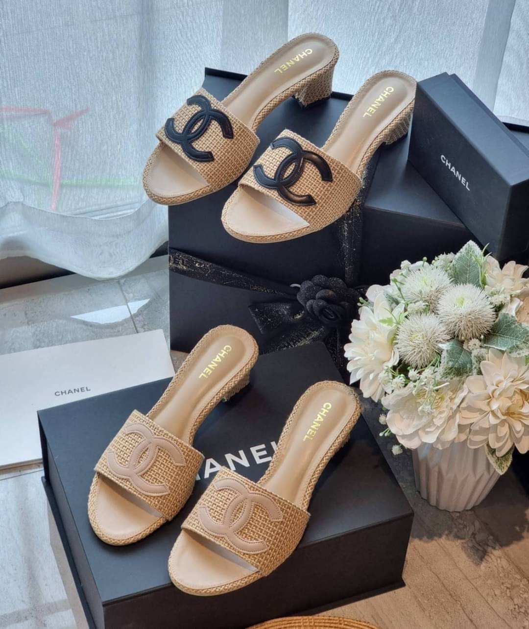 🌟งานเข้าใหม่จร้า🌟 แบบเข้าใหม่ รองเท้าส้นตัน Chanel เย็บโลโก้CC สวยมากคะ พื้นปั้มแบรนด์