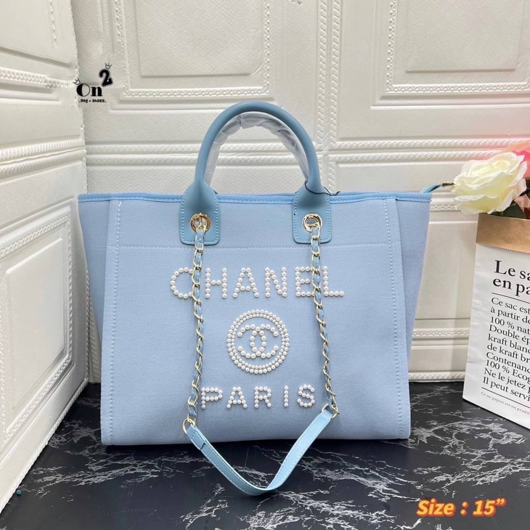 Chanel Bag Chanel ทรง tote หน้าปักมุกโลโก้แบรนด์ งานซิปใบใหญ่จุของได้เยอะ สาวๆนักช้อปห้ามพลาดน้า