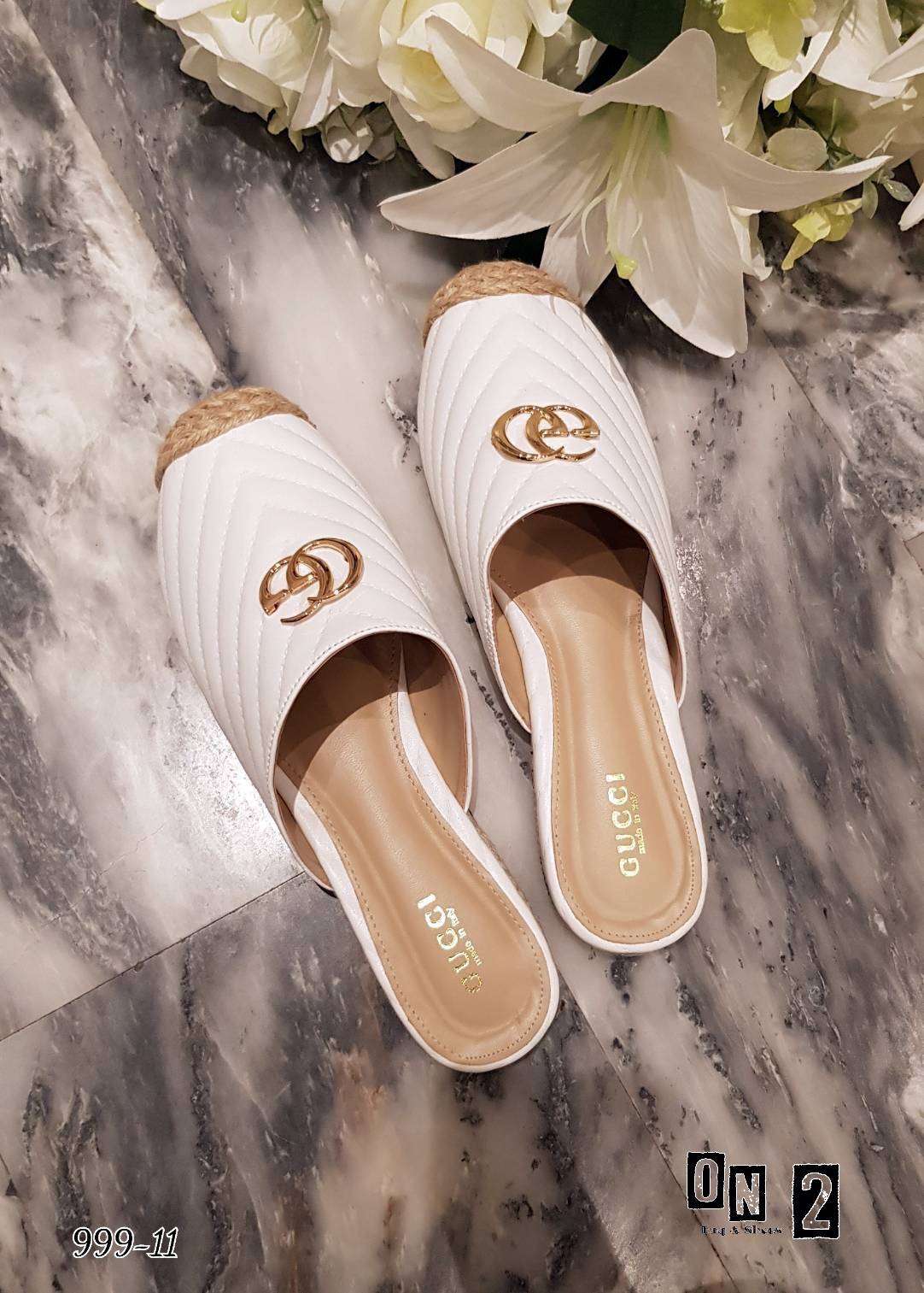 chevron shoes คัชชูเปิดหลังหนังปั้มแบรนด์กุชชี่ หน้าติดโลโก้ หนังPuแต่งลาย chevron ซอฟในนุ่มใส่สบาย พื้นปั้มคะ มา 2 สี