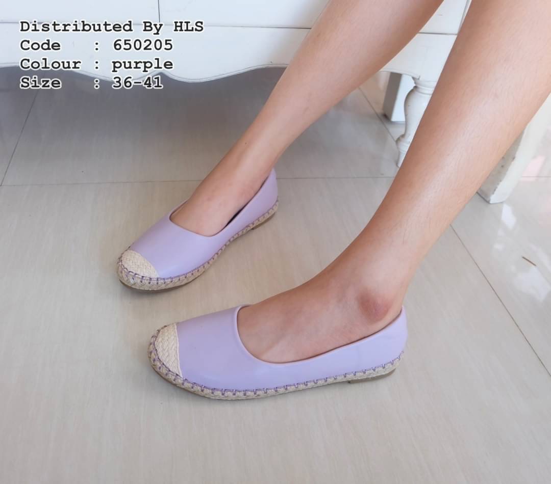 แบบใหม่ มาแล้วคะ พร้อมส่งคร่าา รองเท้าแฟรชเตี้ย ทรงหัวมน ขอบเชือกป่าน หนังสีพลาสเทล สวยมากๆ พื้นนิ่มๆ พื้นยางพารากันลื่น ใส่สบายมากๆ ใส่สบายๆๆชิวๆ