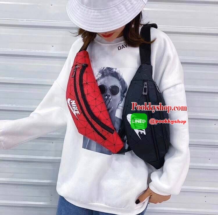 New arrival! Adidas belt bag รุ่นใหม่พร้อมส่งที่ไทยกับกระเป๋าคาดอก/คาดเอว วัสดุpuน้ำหนักเบา ที่ตัวกระเป๋าแต่งtexture สวยงาม ด้านหน้าสกรีนโลโก้แบรนด์มีช่องด้านหน้า ใส่ iPhone plus ได้รวมถึงเหรียญ/บัตรที่ใช้บ่อย และช่องใหญ่จุได้เยอะ ใส่กระเป๋าเงินใบยาวได้ ร