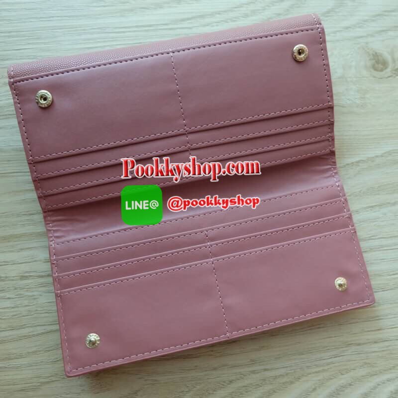 Charles & Keith Push-Lock Long Wallet พร้อมส่งทั้ง 8 สี!! กระเป๋าสตางค์ใบยาว สามารถใช้งานได้ทั้งด้านหน้าและด้านหลัง ด้านหน้าเปิด - ปิดด้วยตัวกดล็อคทั้ง 2 ฝั่งพร้อมกัน ภายในมีช่องซิปและช่องใส่ธนบัตร ด้านหลังเปิด - ปิดด้วยกระดุม ภายในมีช่องใส่บัตรหลายช่องแล