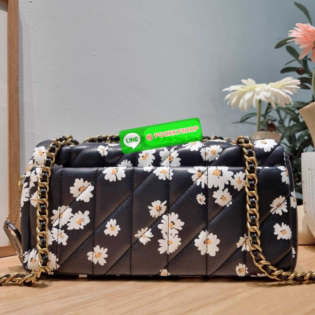 COACH CR705 TABBY SHOULDER BAG 26 WITH QUILTING AND FLORAL PRINT 🔆 Details ไอเท็มใหม่ สวยเกินเรื่องไปมาก! ดีไซน์ลวดลายดอกไม้สดใสตัดกับโทนสีคลาสสิคได้อย่างลงตัว