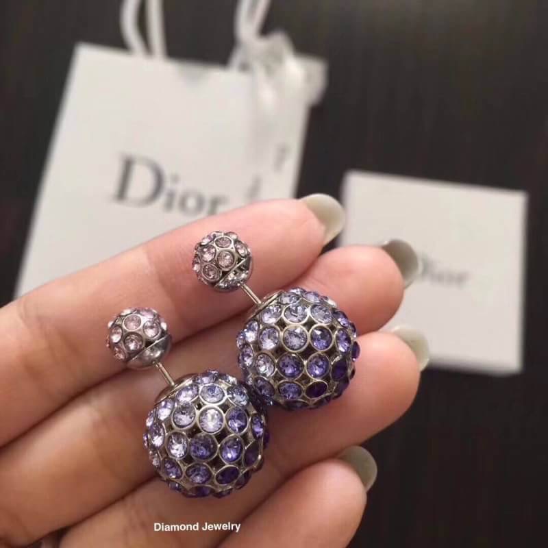 Hi-End Quality !!!! ((งาน 1:1 เหมือนในช็อปมากที่สุดในท้องตลาด)) Christian Dior Earring ต่างหูคริสเตียนดิออ ฝังเพชรชวารอฟสกี้แท้ รับรองสวยวิ้งมากกกกก งานดี ตัวเรือนเงาวิ้งมากๆคะรับประกันความพอใจเลยค่ะ ตัวเสียบแน่นไม่หลุดง่ายค่ะ