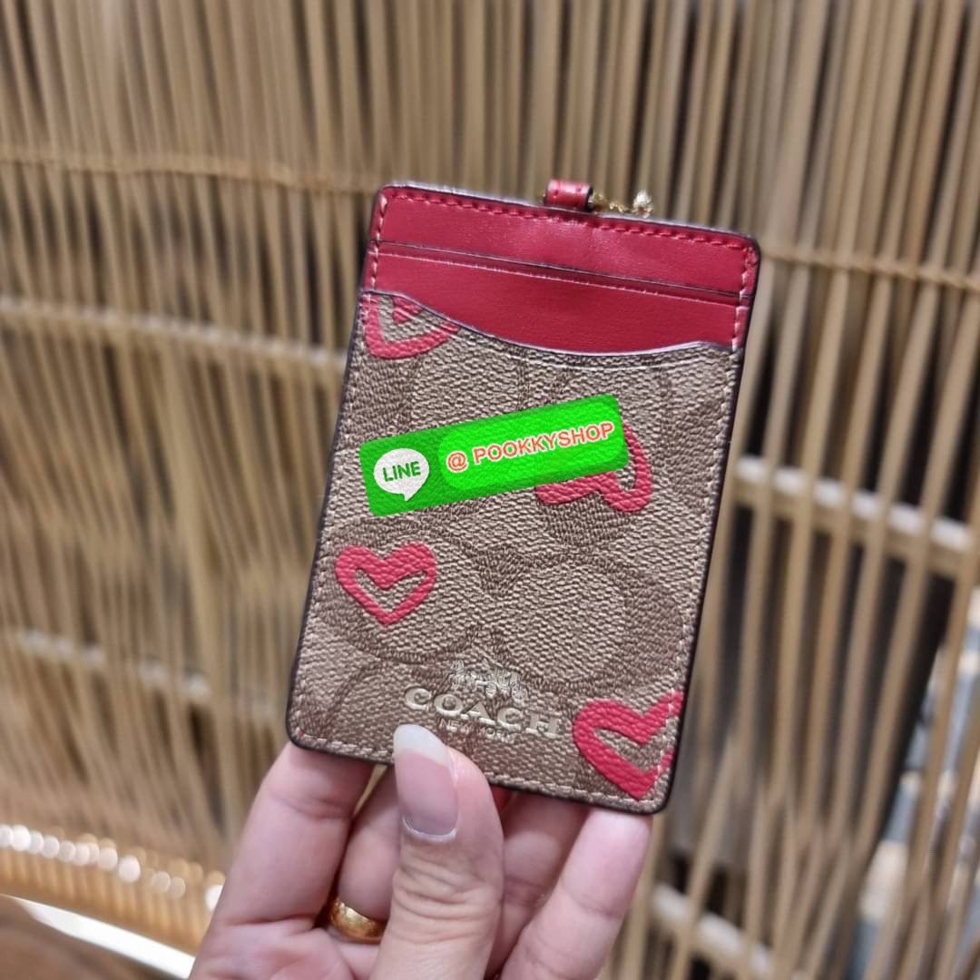 กระเป๋าใส่บัตรคล้องคอ Coach card holder ราคาพิเศษสุดๆ!!! ของหายาก!! ง่ายๆแบบไม่ธรรมดา!! คลาสสิคแต่มีดีเทลโดดเด่น!! กระเป๋าถนอมบัตร พร้อมสายคล้องคอ ดีไซน์ลวดลายสวย ดูดีทุกแบบ ใช้งานง่าย พกพาสะดวก จะใส่บัตรพนักงาน บัตรเครดิต บัตรปชช. ใบขับขี่ และบัตรอื่นๆที