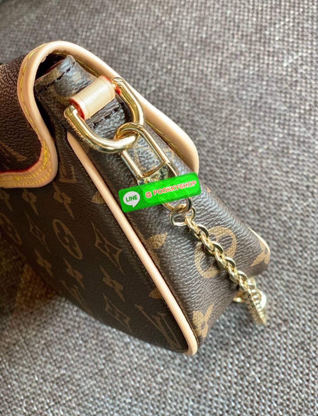 💥LIMITED EDITION LV PREMIUM GIFT LV MULTI POCHETTE ACCESSORIES 💥พร้อมส่งที่ไทย รุ่นหายากมากๆ สุดคุ้ม!! สินค้าพรีเมี่ยมกิ๊ฟ ตปท. ✔️กระเป๋าวัสดุหนังแท้อย่างดี ที่รังสรรค์ออกแบบให้สะพายข้างได้;หรือเปลี่ยนสายเป็นหิ้วหรือคล้องไหล่ได้