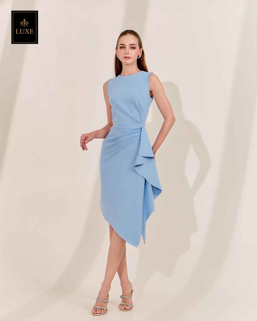 เดรสแฟชั่น เดรสเสื้อคอกลมแขนกุด กระโปรงทรงสอบ แต่งระบายข้าง ปลายเฉลียง