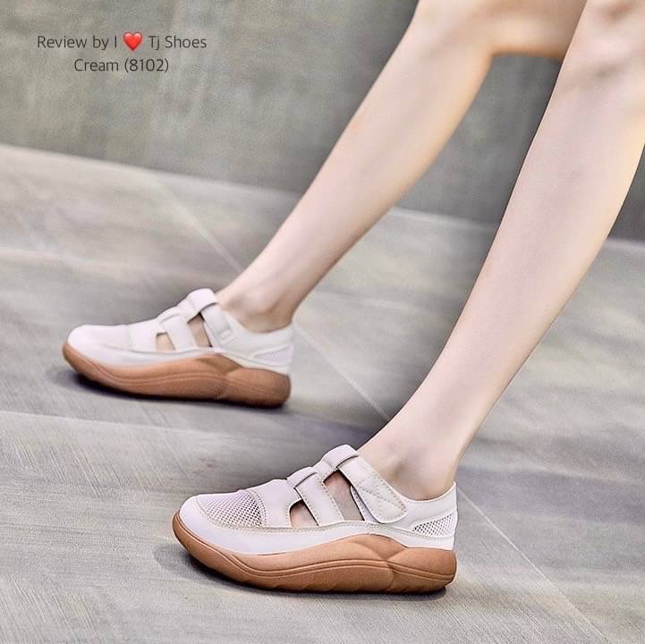!! พร้อมส่งรองเท้าเพื่อสุขภาพนำเข้าสวยเก๋ขายดีมากๆ !!! - รุ่นนี้ใส่ดีมาก ใส่เดินสบาย - มีรูระบายอากาศ ใส่แล้วเท้าไม่อับ - สายสามารถปรับให้กระชับได้ - ส้นยางคุณภาพดีกันลื่นและช่วยซัพพอต์เท้าได้ดี - จับแมทกับชุดง่าย ใส่แล้วดูเกร๋ดูน่ารักมากๆ - ทางร้านถ่ายรู