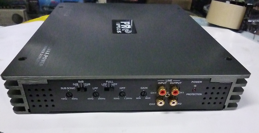 เพาเวอร์แอมป์รถยนต์ 2 CH ด้านข้างของ เพาเวอร์แอมป์รถยนต์ 2 CH คลาส AB ยี้ห้อ PROPLUS กำลังขับ 4000W