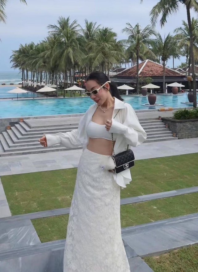 ชุดเซทแฟชั่น Set 3ชิ้น(เสื้อคลุม+ตัวใน+กระโปรง) : Setเสื้อคลุมทรงเชิ้ต