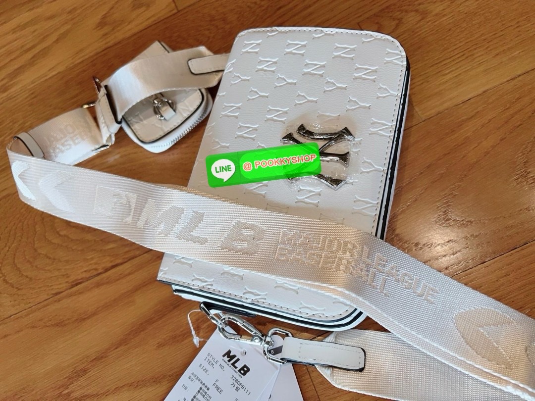 NEW IN! ใบจริงน้องสวยมากๆ คุ้มแก่การมีติดตัว! MLB MONOGRAM EMBO CROSS BAG 💌พร้อมส่ง! ใครมีแล้วหรือจะมีเพิ่มหรือซื้อเป็นของขวัญให้เพื่อนๆรุ่นนี้ไม่ทำให้ผิดหวังค่ะ หนังแท้อย่างดี ปั้มลายแบรนด์ทั้งใบ