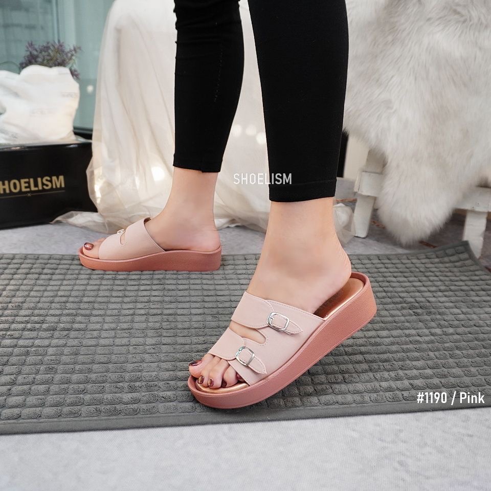 พร้อมส่งจ้า เข้าเพิ่มแล้วค่าา รองเท้าลำลอง ดีไซน์คาดหน้า เก็บหน้าเท้าได้ดี พื้นนุ่มใส่เดินสบาย รองเท้าเพื่อสุขภาพ รองรับน้ำหนักได้ดี อย่ามัวรอช้าไม่งั้นอดน้า...