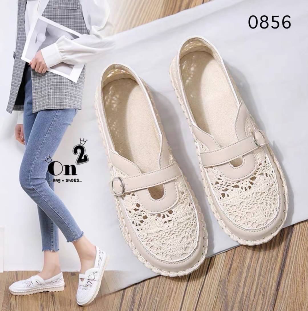 รองเท้าคัชชูลูกไม้แต่งสไตล์วินเทจ งานมาใหม่น่ารักเวอร์... คู่นี้ใส่แมทกับชุดได้ง่ายทั้งกางเกงและกระโปรงได้หมดทรงสวย