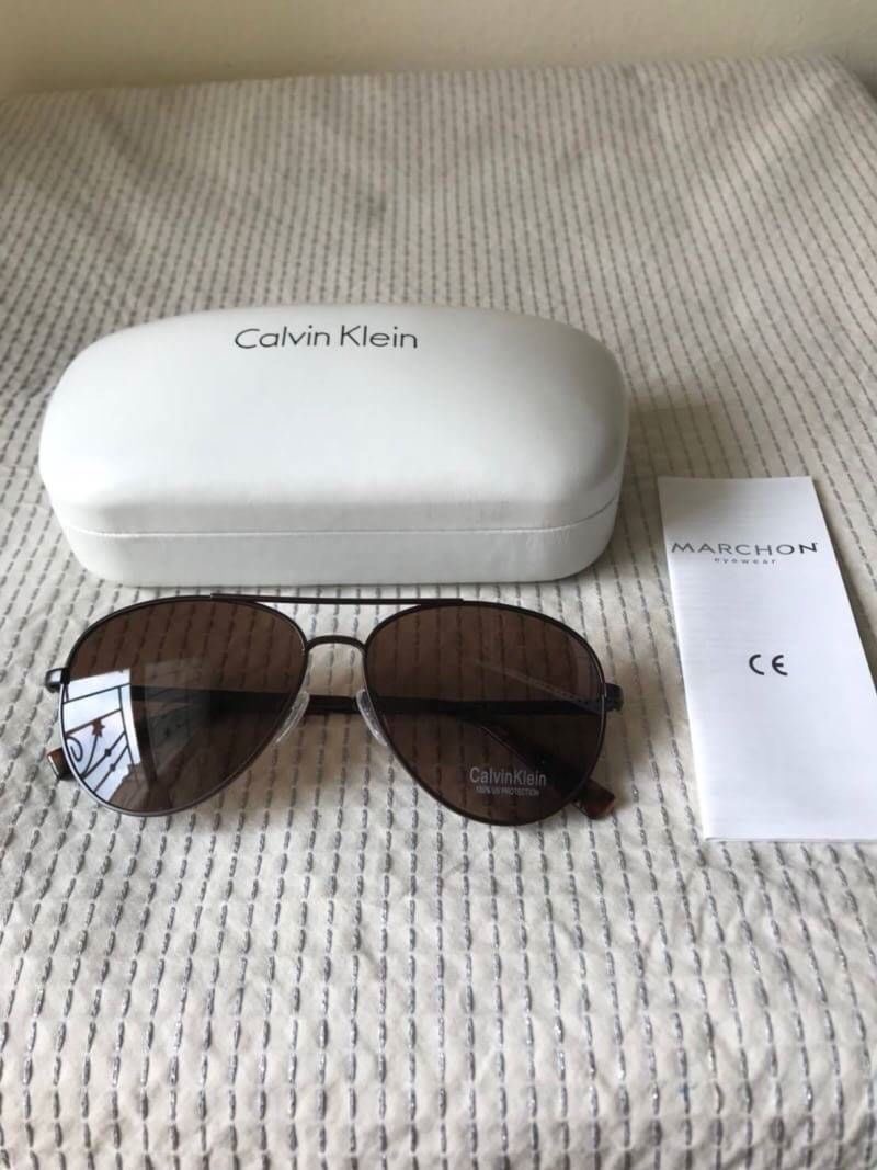 Calvin Klein แว่นรุ่นนี้ สวยมากๆ อุปกรณ์กล่องและผ้าเช็ดแว่น