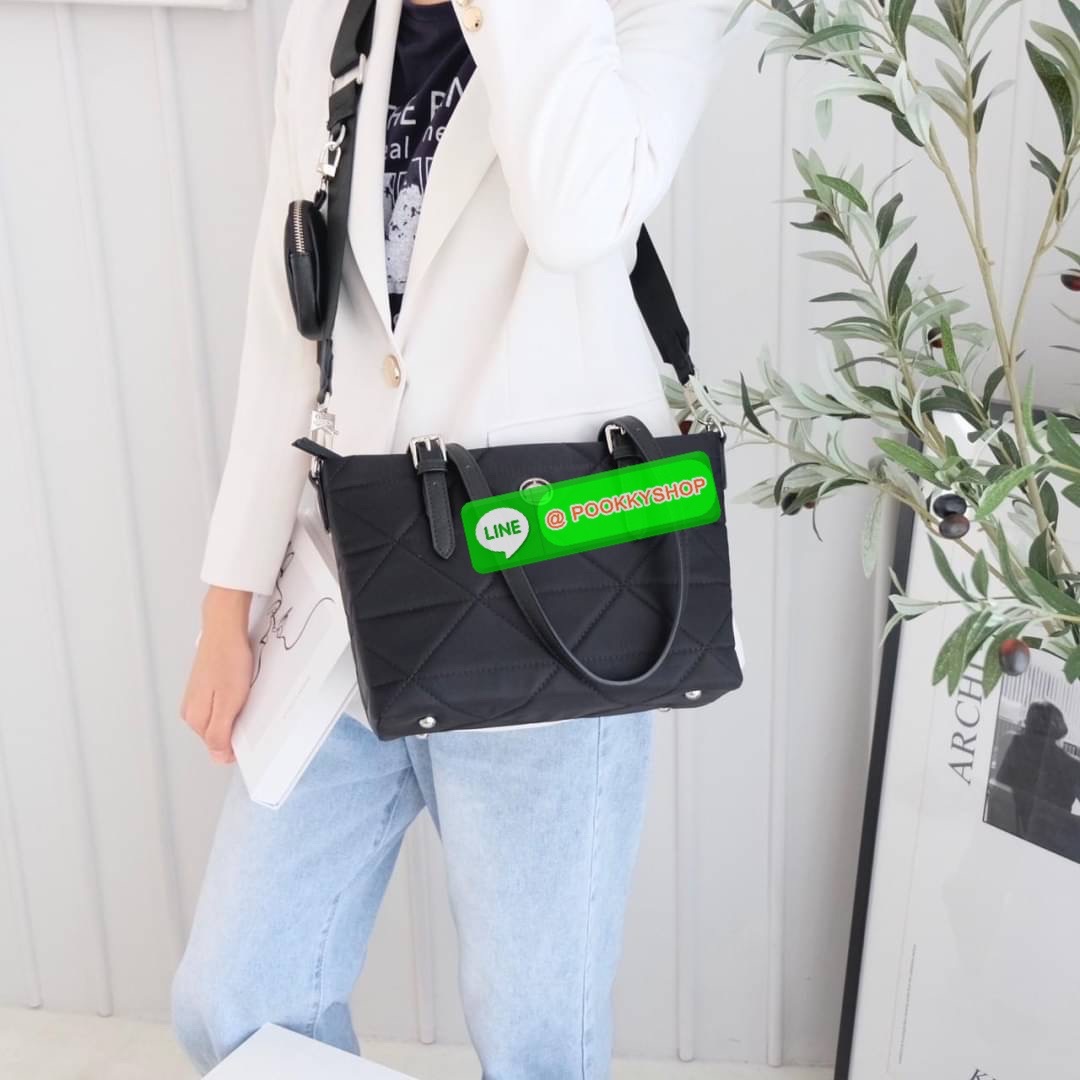 👑รุ่นขายดีล่าสุด กระเป๋า รุ่น COZY ทรง 𝗦𝗛𝗢𝗣𝗣𝗜𝗡𝗚 𝗕𝗔𝗚 size M (กลาง) ที่ผลิตจากวัสดุ Signature ของทางแบรนด์ 𝗡𝗬𝗟𝗢𝗡 𝗡