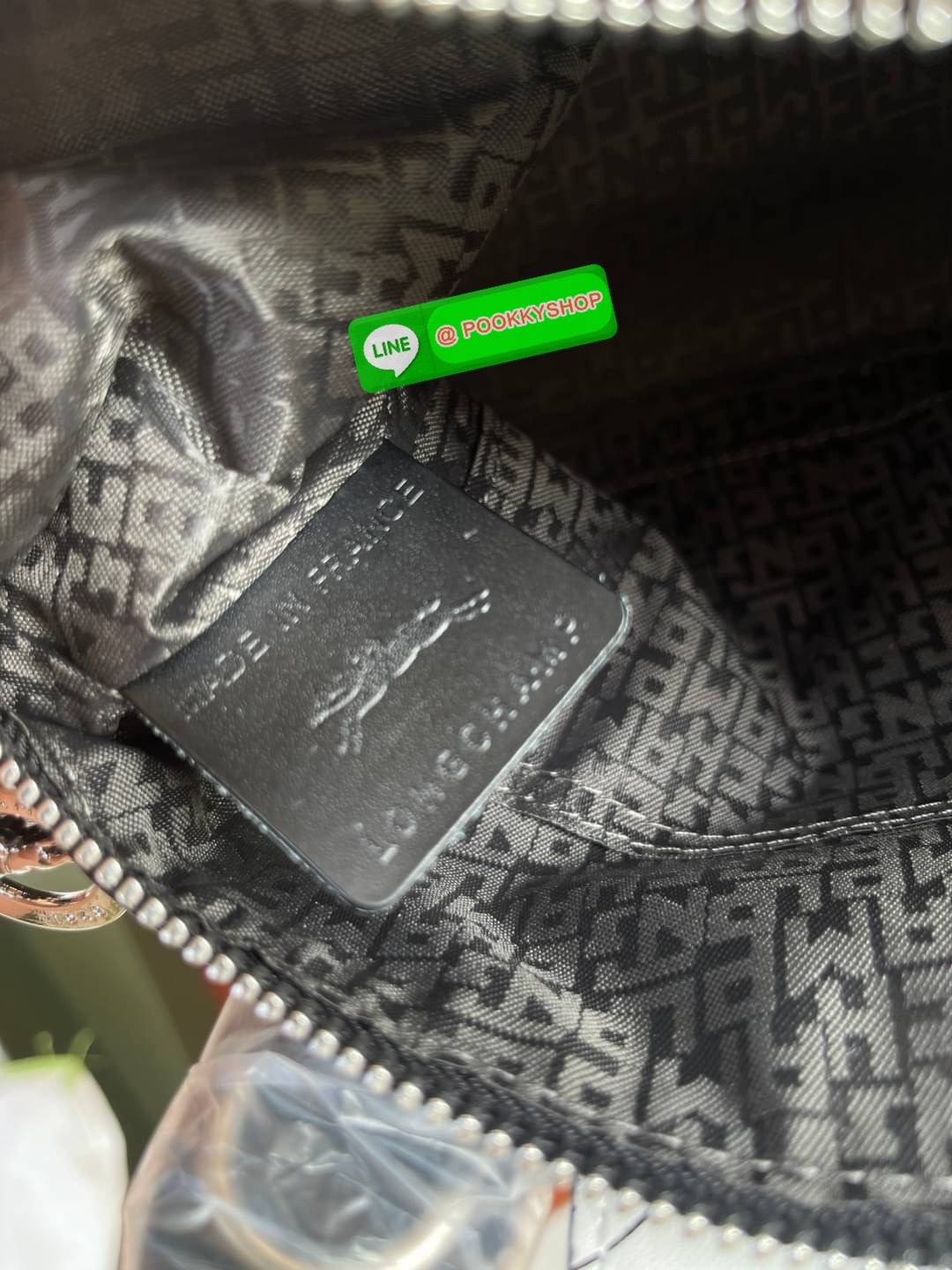 Longchamp Year of OX LE PLIAGE CUIR TOP HANDLE BAG XS Celebrate 2021! ต้อนรับปีวัวด้วยคอลเล็คชั่นพิเศษ วัสดุหนังเมทิส (Metis) หรือหนังแกะเนื้อนุ่มมาพร้อมหูจับขนาดสั้นเหมาะถนัดมือ กระเป๋าทรงไอคอนนิกพร้อมลวดลาย animation สุดน่ารักตรงยุคสมัย เอาใจผู้ที่ชื่นช