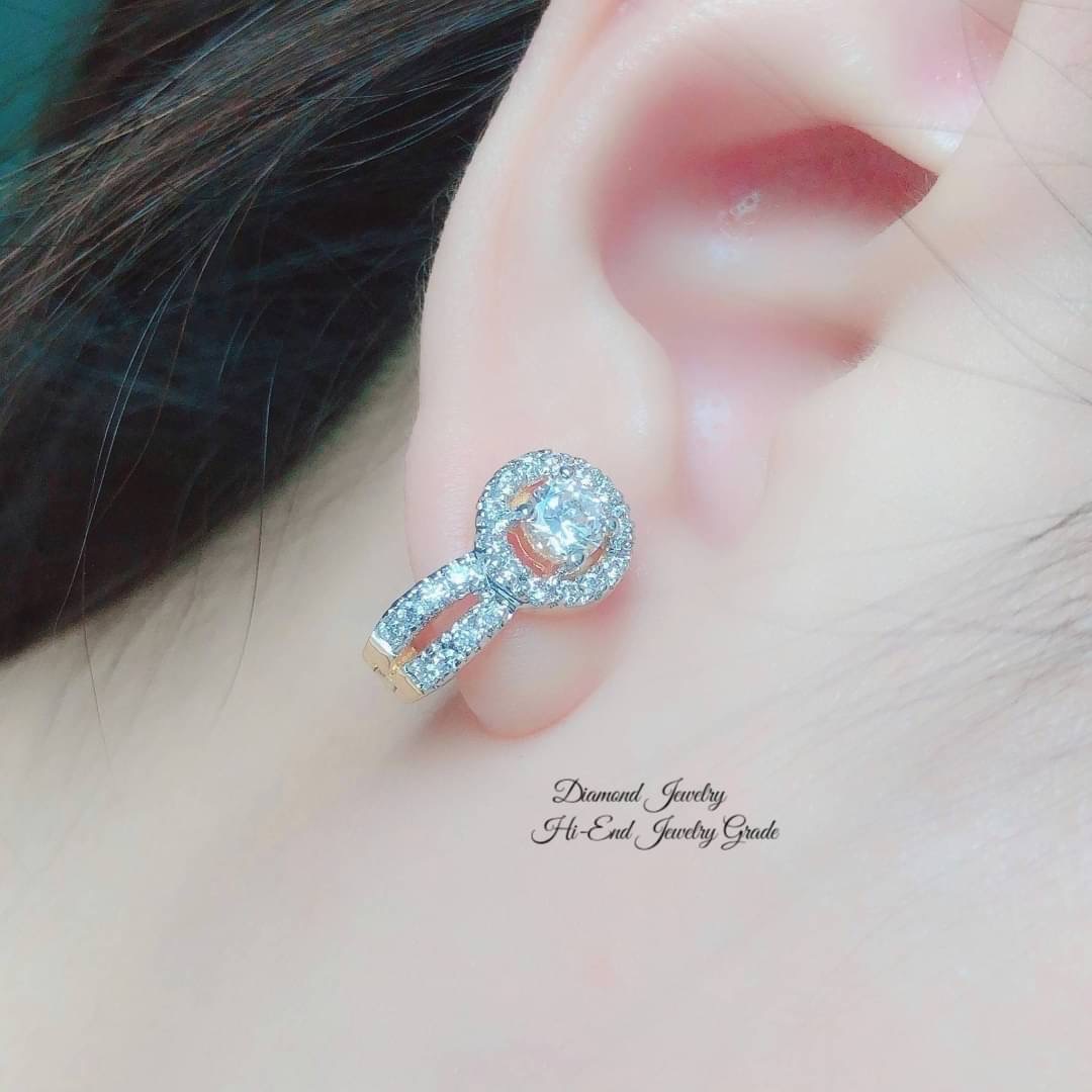 High-Quality !!! (( Jewelry Grade)) ต่างหูเพชรสวิส เพชรคัดเกรด เพชรสวย ใส เด้งไฟมากๆๆ สวยวิ้งมากกกกกค่ะ ที่สำคัญเป็นงานเกรดจิวเวลรี่ด้วยค่ะ งานฝังอย่างดีค่ะ ตัวเรือนชุบทองคำแท้ 5 ไมครอน สีทอง 24K เหมือนทองแท้ ไม่หลอกตาค่ะ ใส่ออกมาเหมือนของแท้มากที่สุดแล้ว