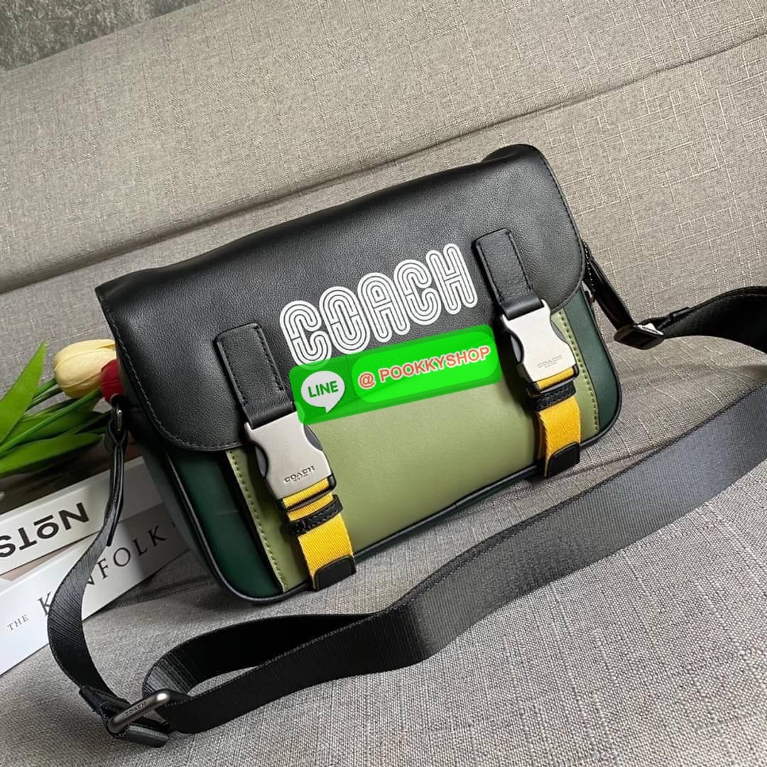 COACH TRACK CROSSBODY IN COLORBLOCK SIGNATURE CANVAS WITH COACH PATCH (C6657) 🛍🛍กระเป๋าสะพายทรงแมสเซ็นเจอร์ ทรงสวยรุ่นที่ต้องมีติดตัวคะหนุ่มๆ จุของได้เยอะมากแบ่งเป็นสัดเป็นส่วน วัสดุหนังแคนวาสสลับหนังแท้ กระเป๋ามีตัว ล็อค มีซิปด้านใน ด้านห