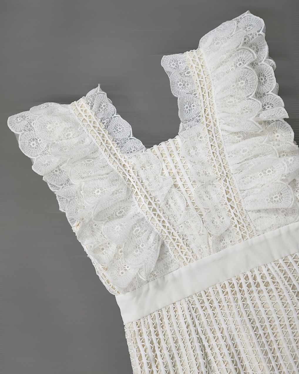 เดรสแฟชั่น เดรสผ้าลูกไม้คอตตอนโครเชต์ เสื้อแขนกุดแต่งระบาย กระโปรงสั้นทรงเอ