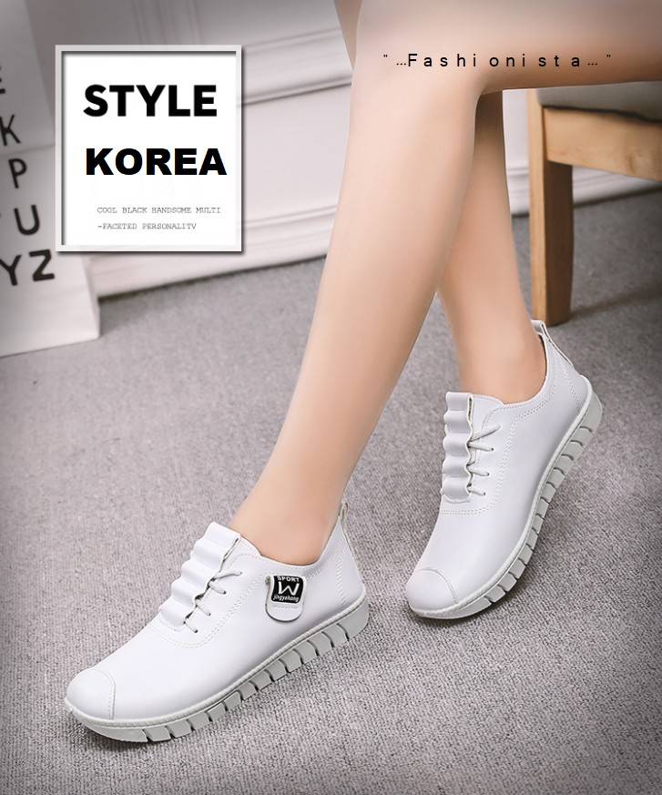 รองเท้าผ้าใบแฟชั่นที่เหมาะสำหรับทุกวัย >>>ดีไซน์สวยเก๋ ใส่นุ่มสบายมากม๊ากก ไม่กัดเท้า >>>ผลิตจากวัสดุ pu คุณภาพดี มีความยืดหยุ่นและคืนตัวดี >>>พื้นยางยึดเกาะเยี่ยม สูง 3 c.m. เดินไม่ลื่น >>>ปลายรองเท้าออกแบบมาให้โค้งมนร