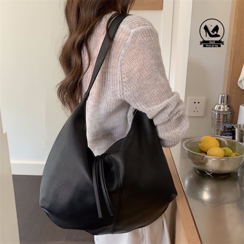 Shopping bag Korea style ▪️กระเป๋าสะพายไหล่ทรงย่าม มีซิปปิดมิดชิด วัสดุเป็นหนังพียูนิ่ม (PU leather) ใบใหญ่ใส่ของได้จุใจ