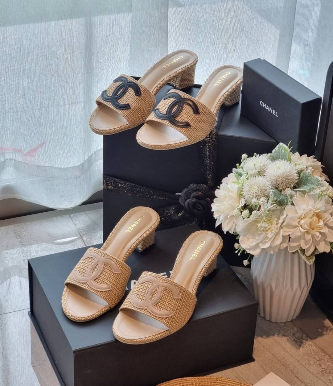 🌟งานเข้าใหม่จร้า🌟 แบบเข้าใหม่ รองเท้าส้นตัน Chanel เย็บโลโก้CC สวยมากคะ พื้นปั้มแบรนด์