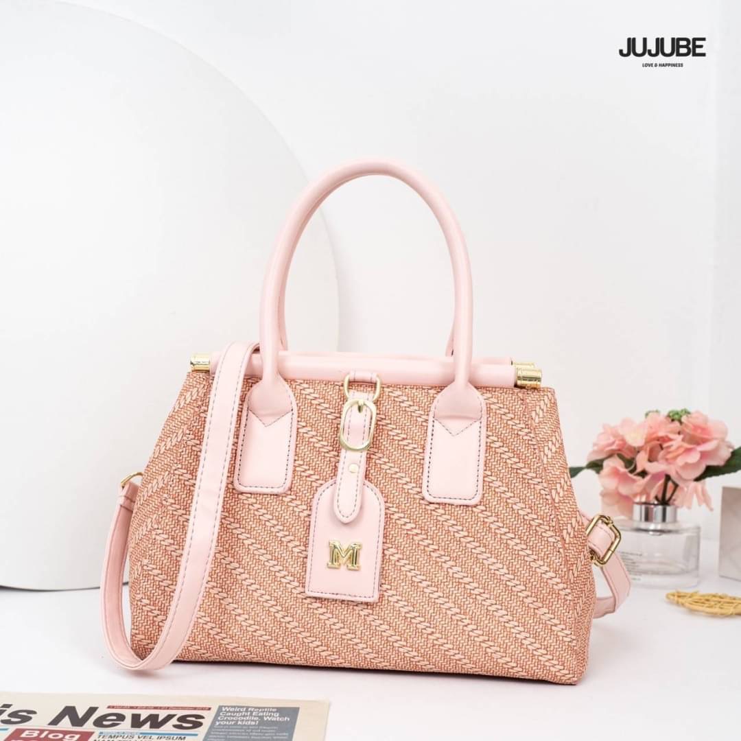 กระเป๋าสะพายข้างผู้หญิง แบรนด์ jujube ใบใหญ่ งานมี 3 ช่อง จุของได้เยอะมาก