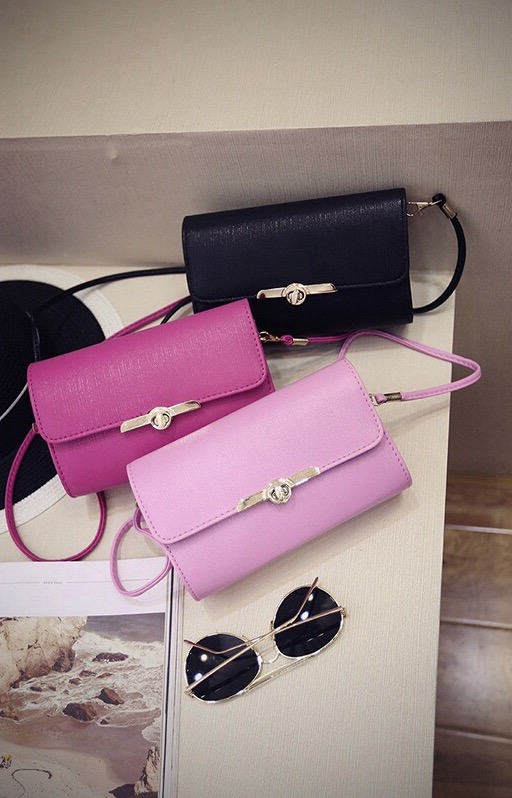 กระเป๋าสตางค์ กระเป๋าคลัชมือ กระเป๋าสะพายข้าง สีดำ เนื้อสวย เรียบหรู คุณหนูมากๆคะ size :ยาว19*สูง12*หนา 6cm