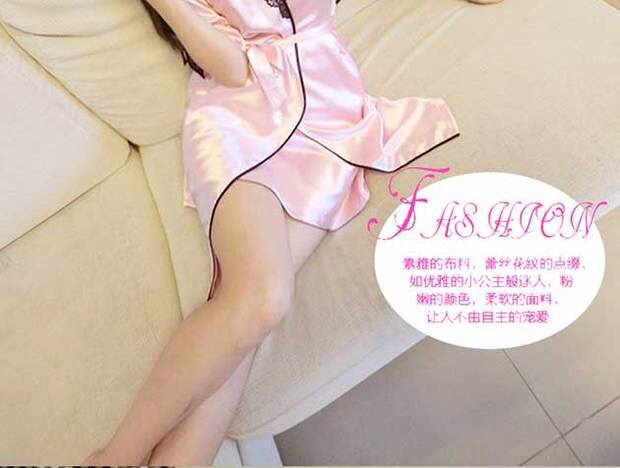 Set ชุดนอน เซ็ทชุดคลุมนอน+ สายเดี่ยวสีขมพูอ่อน แต่งลูกไม้ดำ